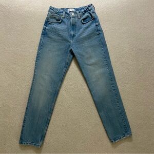 Zara Mom Fit Comfort Jeans size 4 
High waisted
